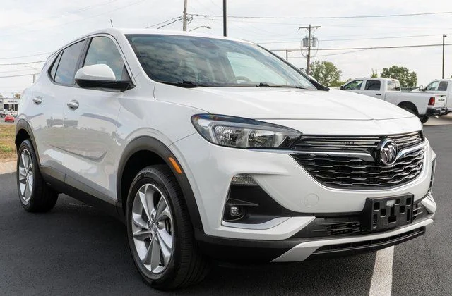 Used 2023 White Buick Preferred image 4