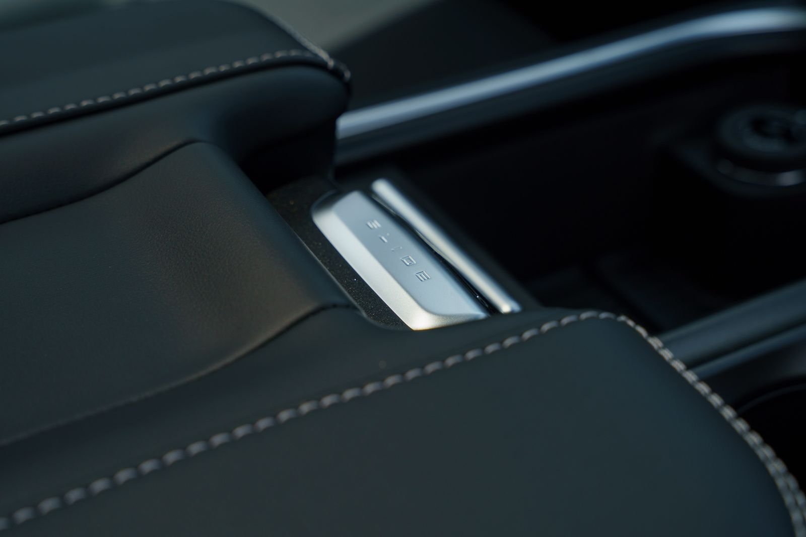New 2026 Glacier Gray Metallic Tri-Coat Ford MAX Platinum® image 25