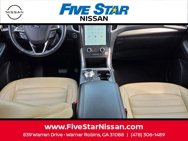 Used 2023 Silver Ford SEL image 8