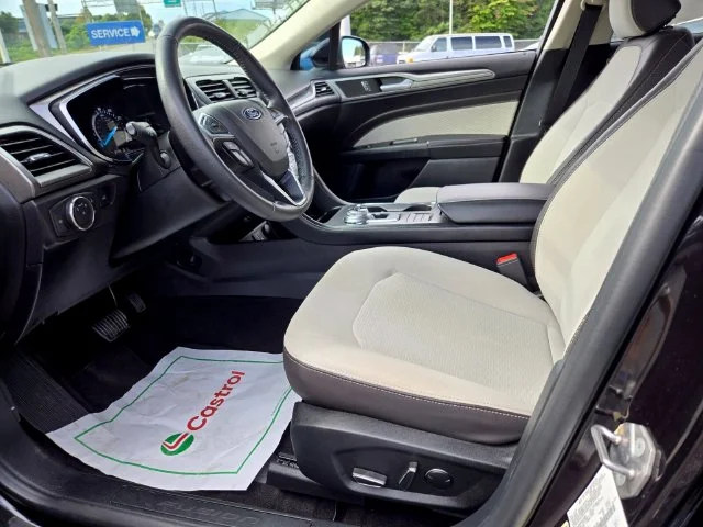 Used 2020 Black Ford SE image 10