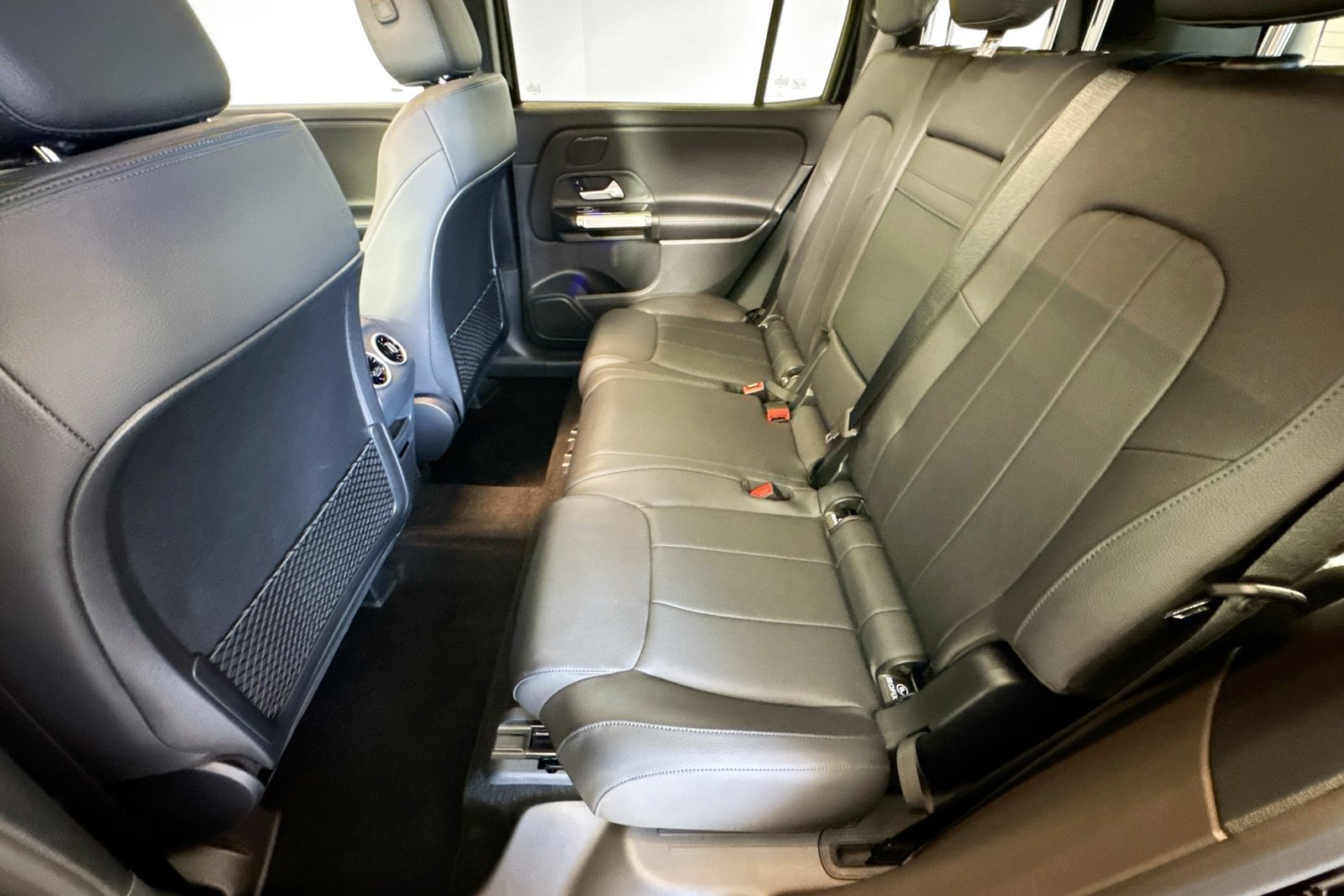 New 2026 Night Black Mercedes-Benz GLB 250 image 22