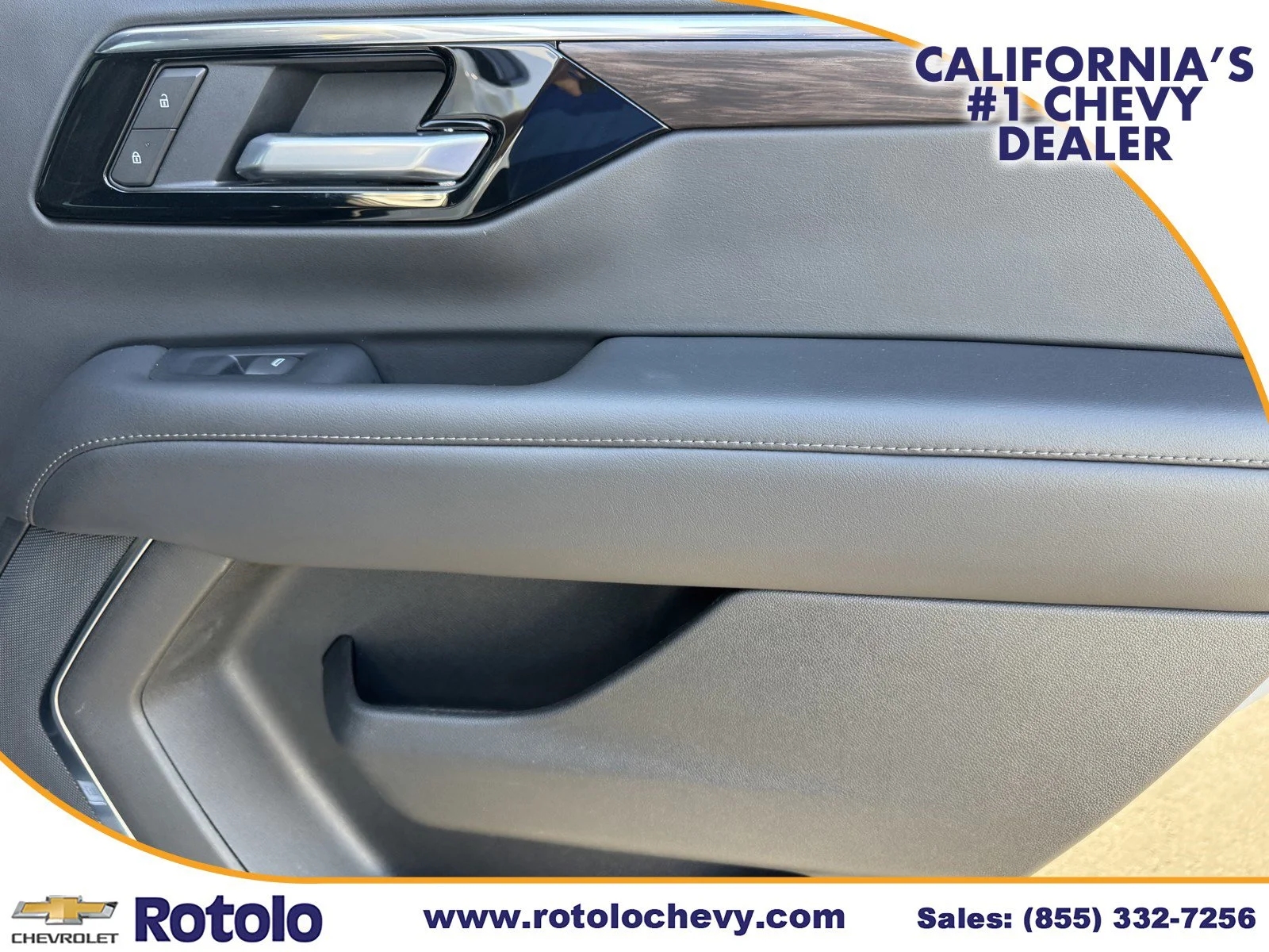 Used 2025 Iridescent Pearl Tricoat Chevrolet Z71 image 12