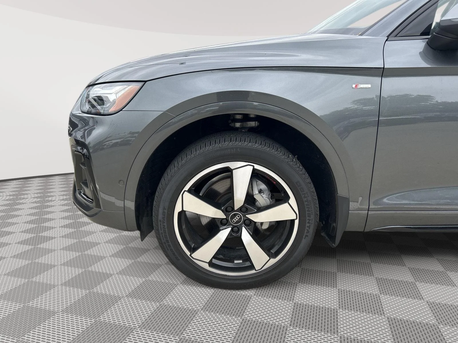 Used 2023 Daytona Gray Pearl Effect Audi S line Prestige image 9