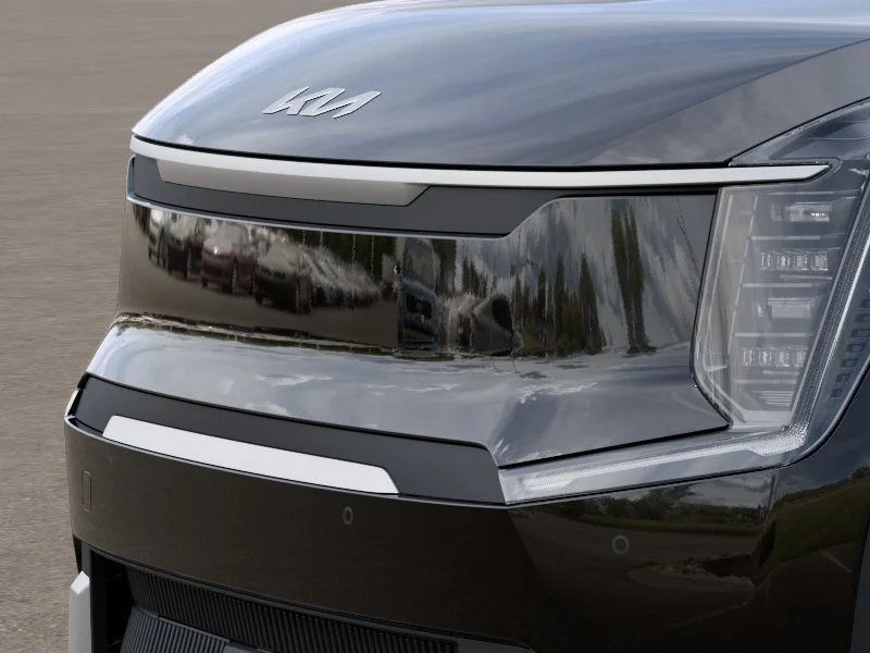 New 2026 Ebony Black Kia Wind image 12