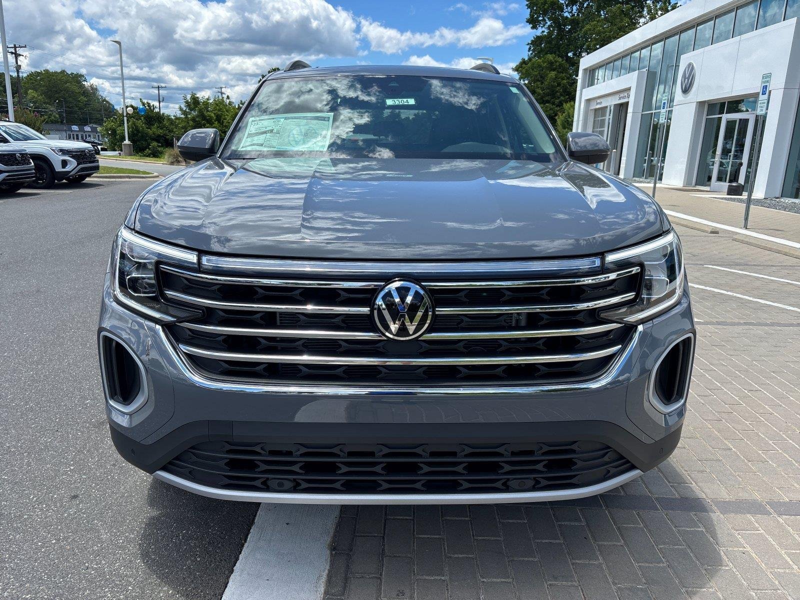 New 2026 pure gray Volkswagen 2.0T SE w/Technology image 8