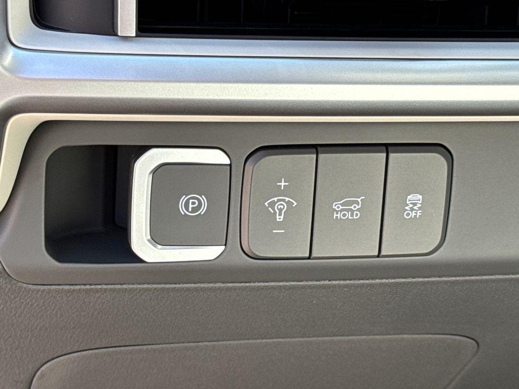 New 2026 Gray Hyundai SEL FWD image 23