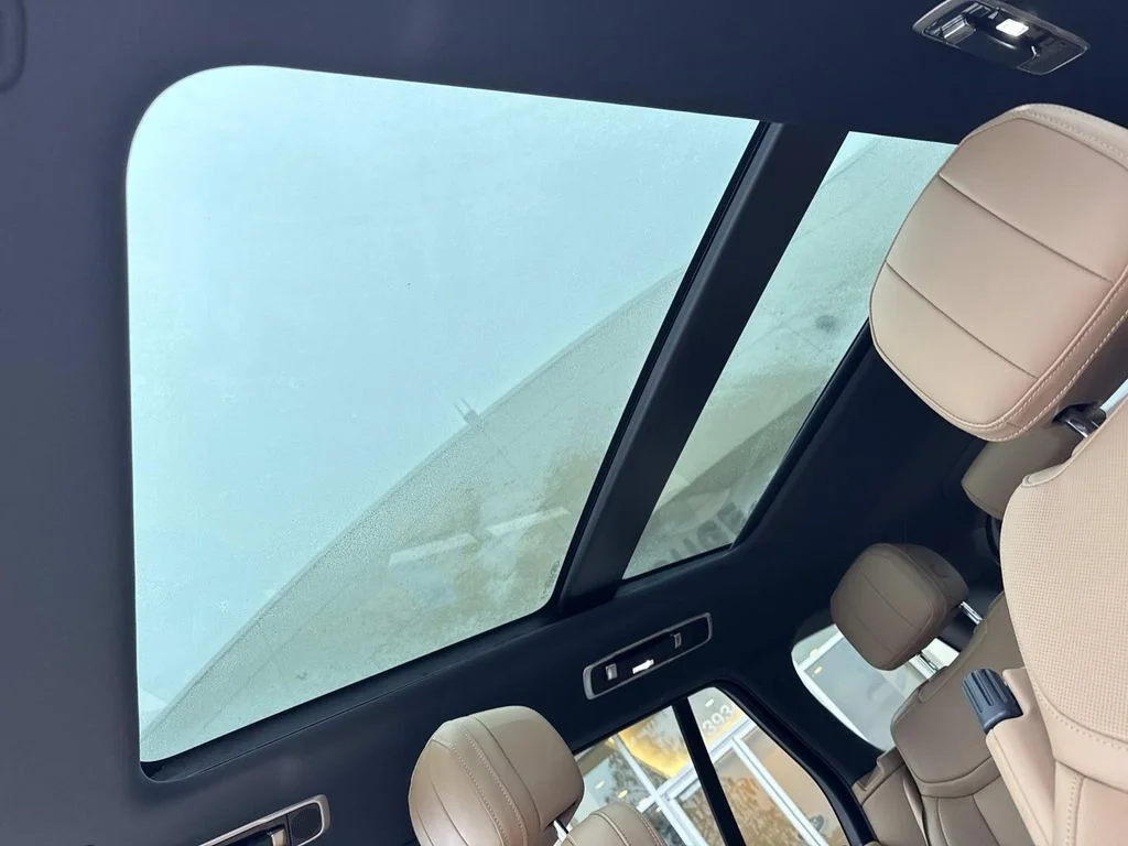 2026 Land Rover Range Rover SE - Photo 11