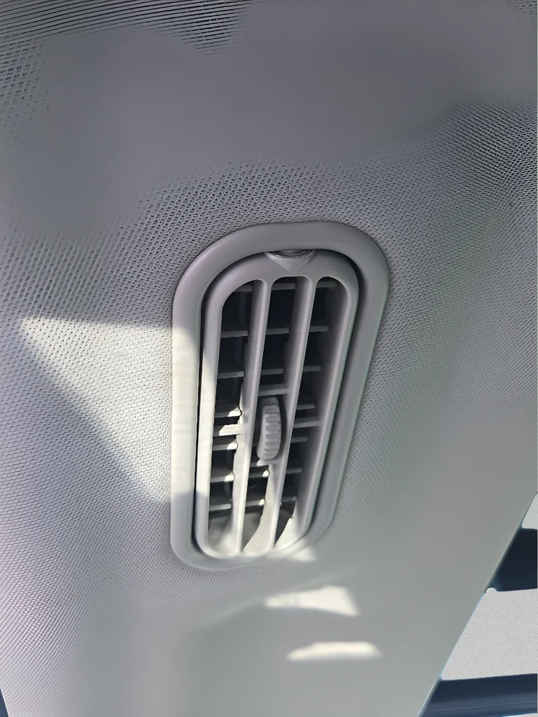 Used 2025 Black Metallic Ford Platinum image 28