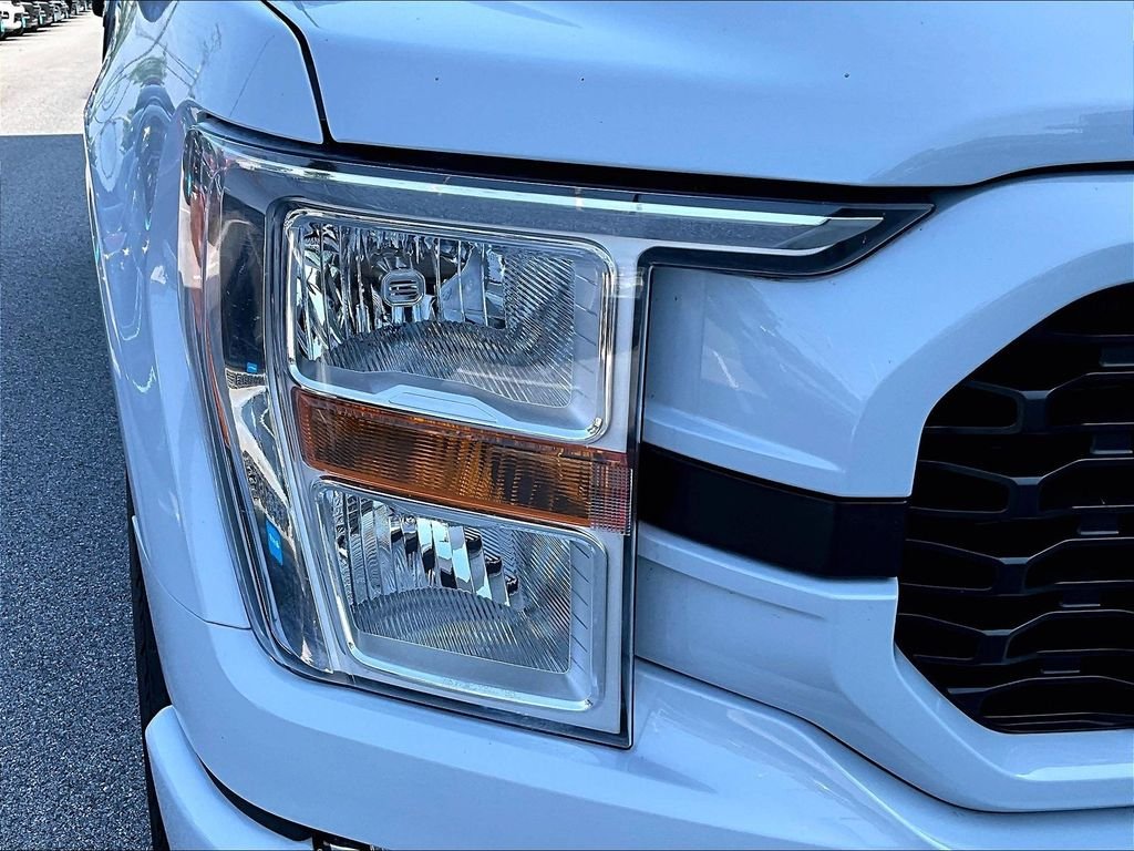 Used 2022 White Metallic Ford XL image 32