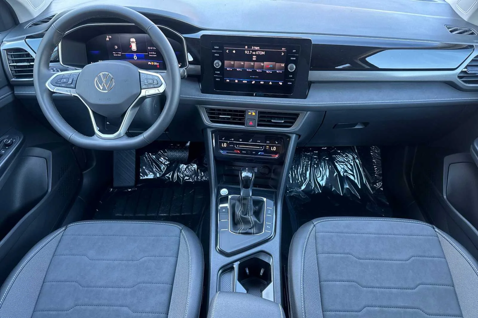 New 2026 Black Volkswagen 1.5T SE Black image 13