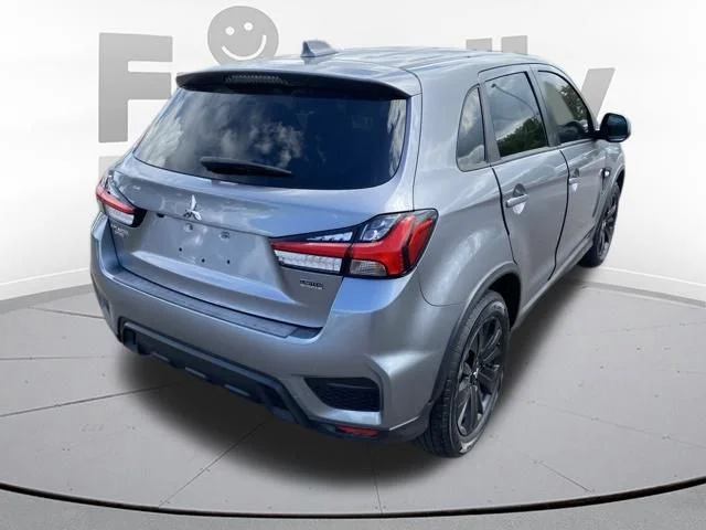 Used 2023 Silver Mitsubishi 2.0 ES image 5