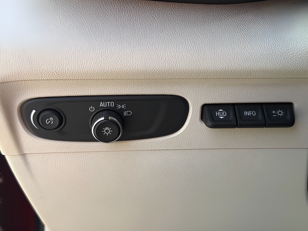 Used 2021 Red Buick Essence image 26