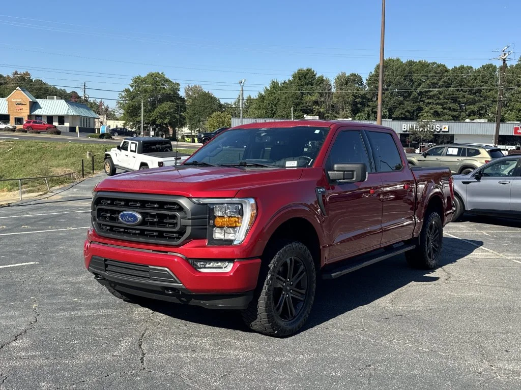 Used 2022 Red Ford XLT image 3