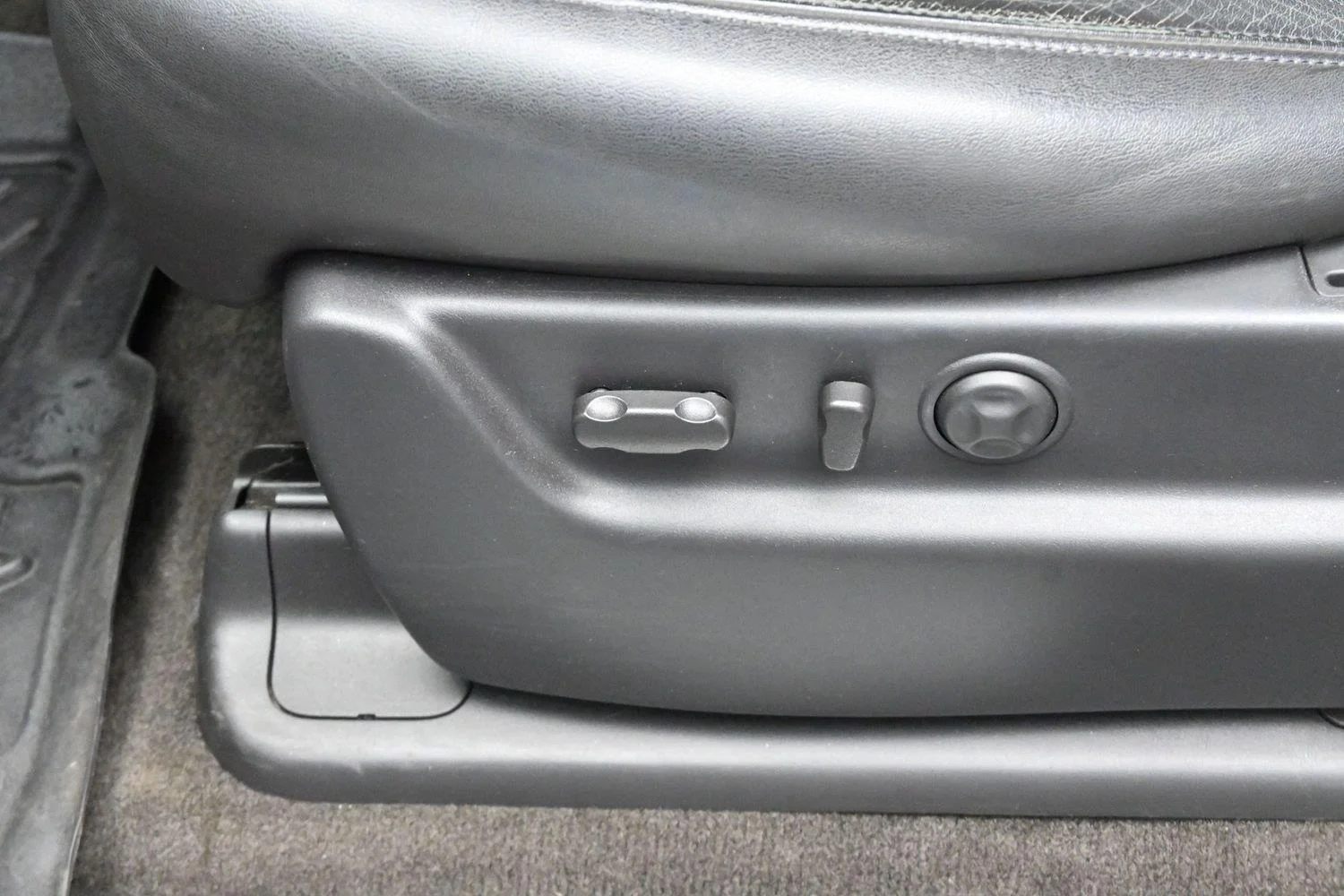 Used 2014 ONYX BLACK GMC Denali image 16