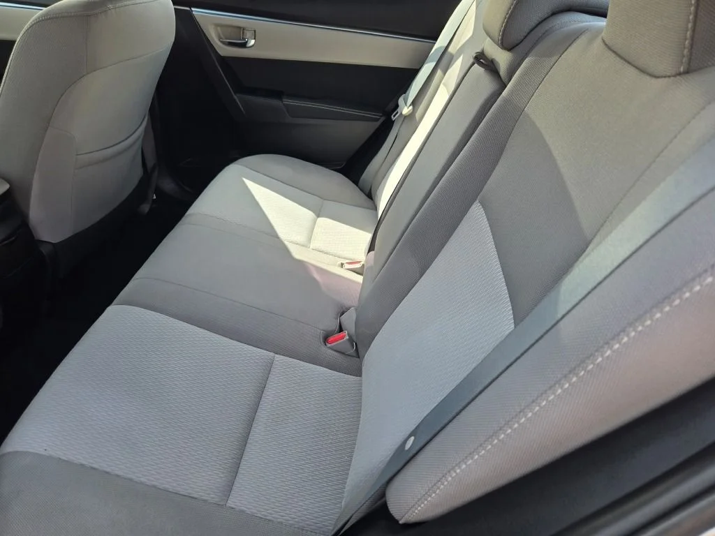 Used 2016 Silver Toyota LE image 14