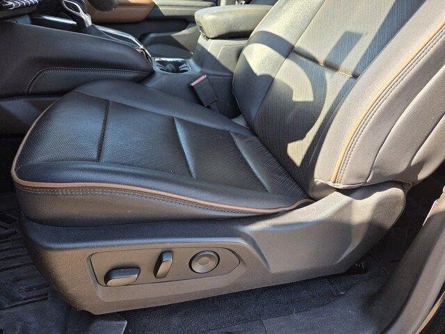 Used 2023 Onyx Black GMC 4WD AT4 image 10
