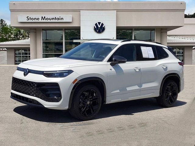 2025 Volkswagen Tiguan 2.0T SE R-Line Black 4Motion's photo