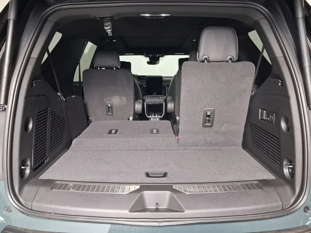 2026 GMC Yukon AT4 Ultimate - Photo 14
