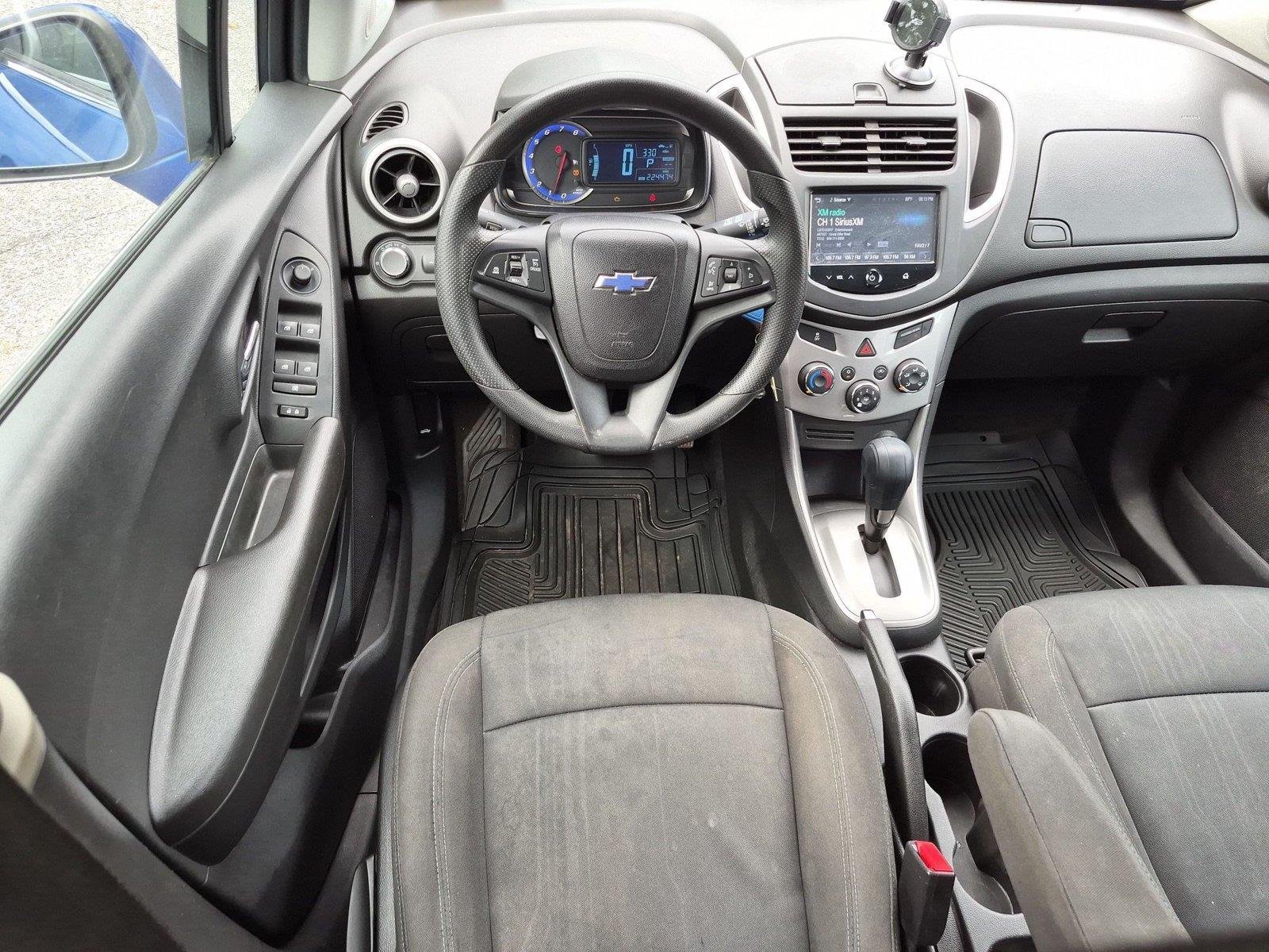 Used 2015 Brilliant Blue Metallic Chevrolet LT image 31