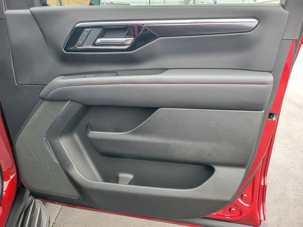 Used 2025 Red Chevrolet RST image 31