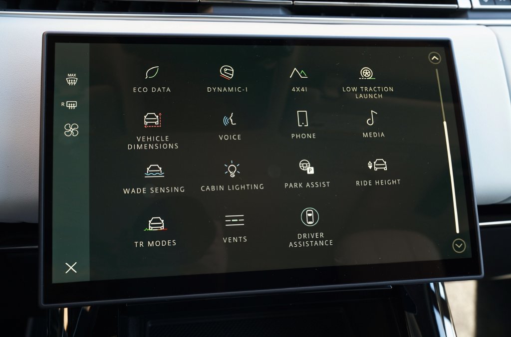 New 2027 British Racing Green Land Rover Dynamic SE image 20