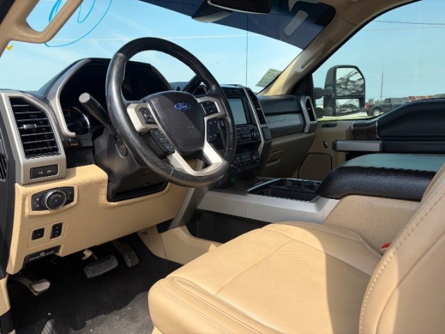 Used 2019 Gray Ford LARIAT image 12