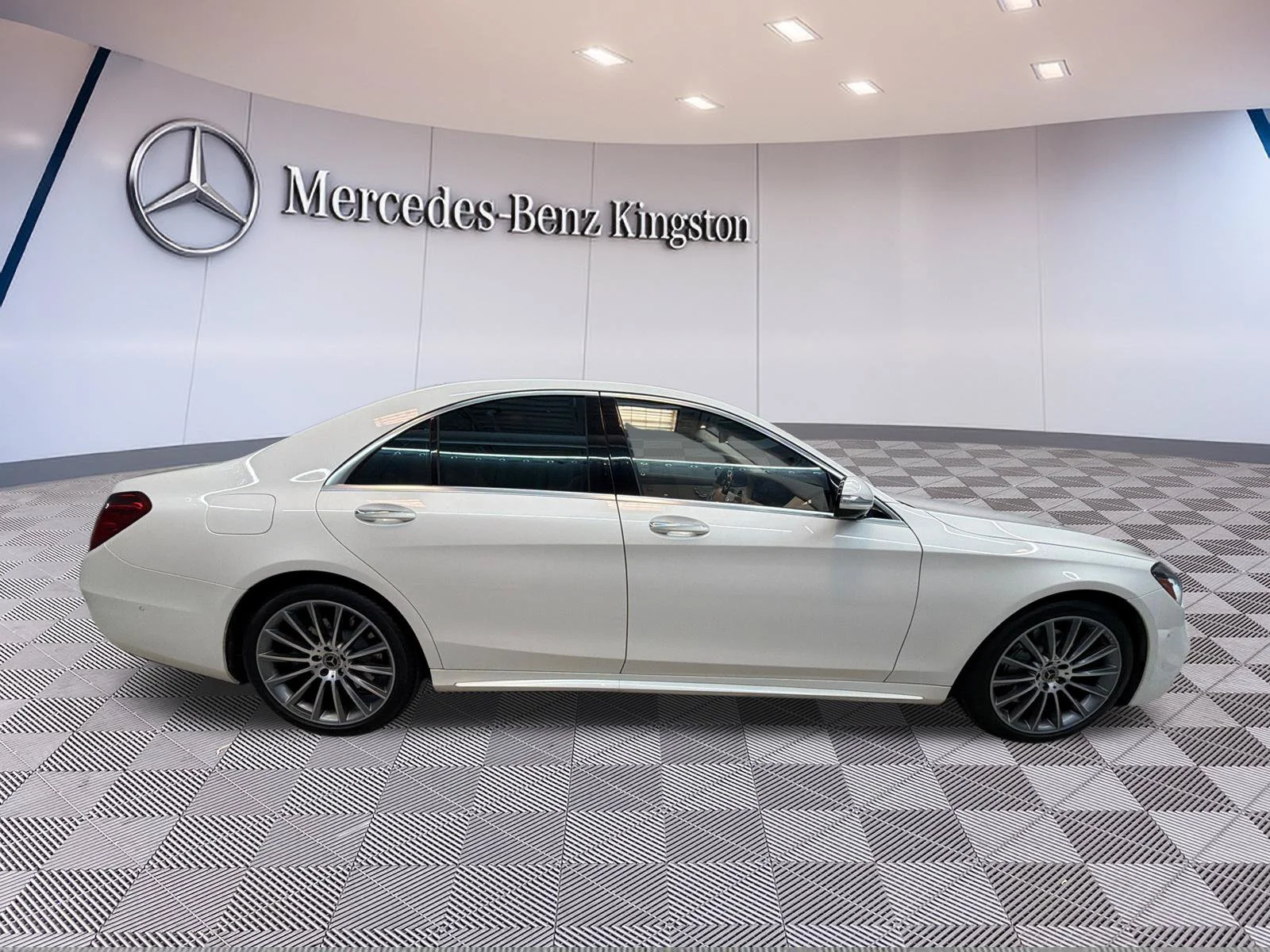 Used 2018 White Mercedes-Benz S 450 image 4