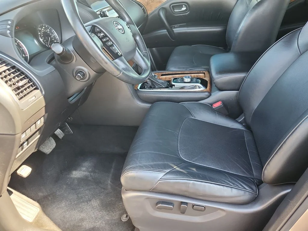 Used 2022 Gray Nissan SL image 7