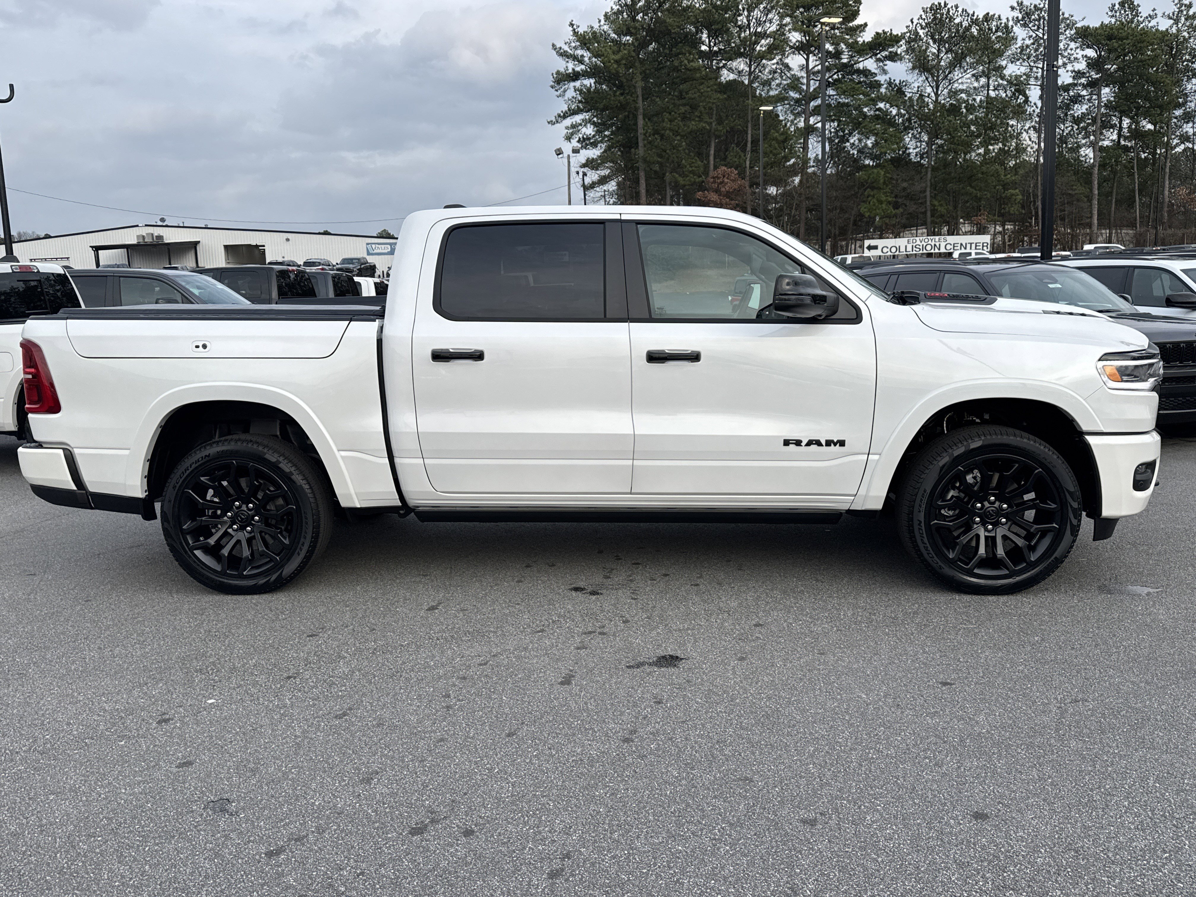 New 2026 Ivory White Tri-Coat Pearlcoat Ram Limited image 9