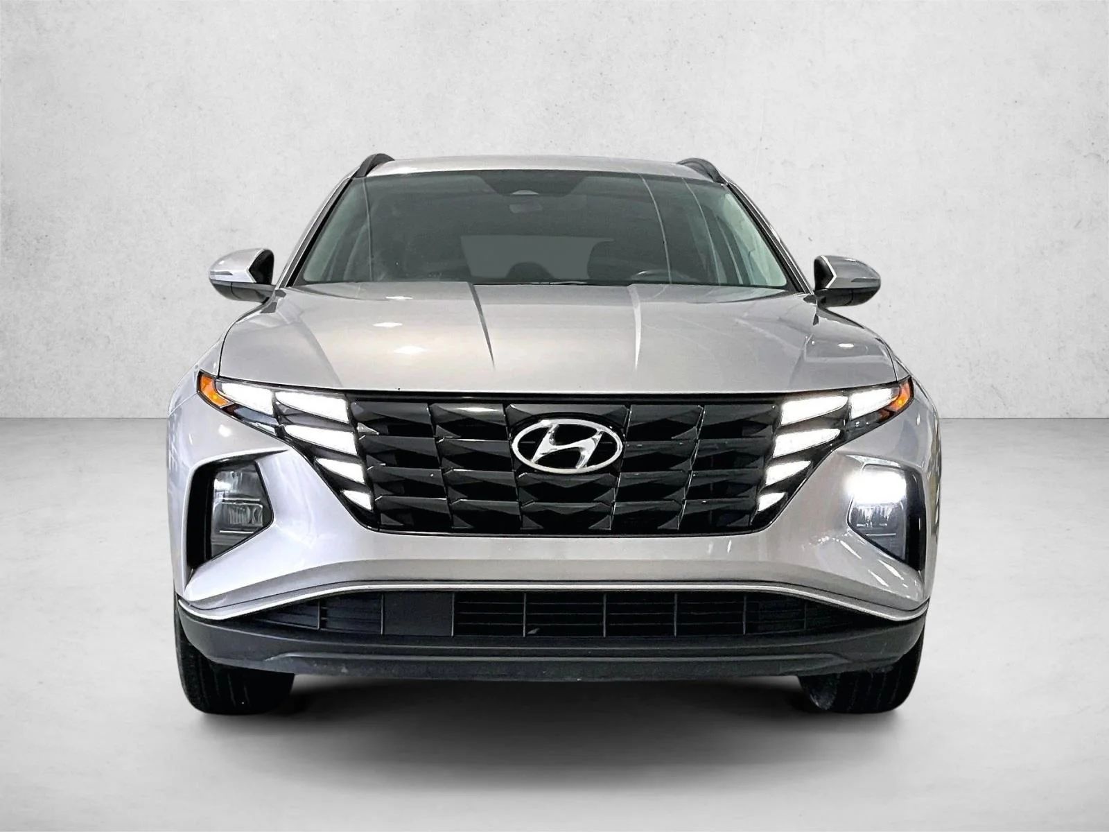 Used 2022 Shimmering Silver Hyundai SEL image 3