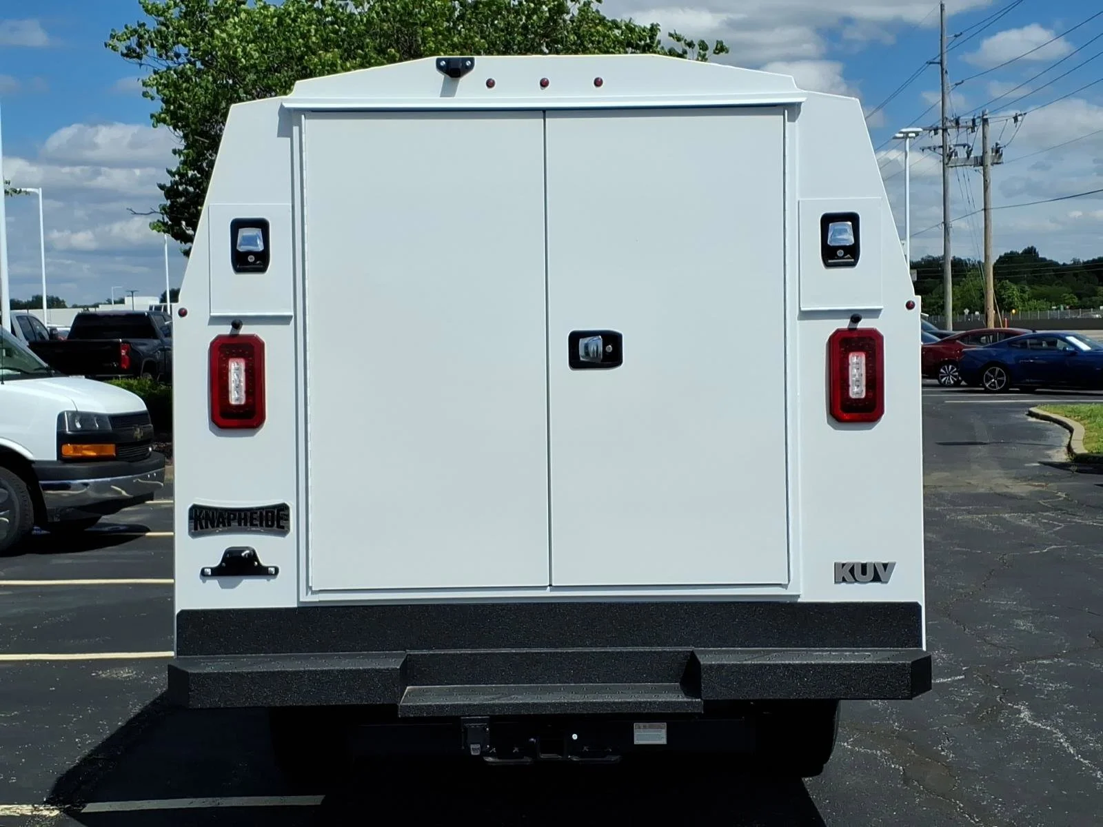 New 2026 Summit White Chevrolet 1WT image 20