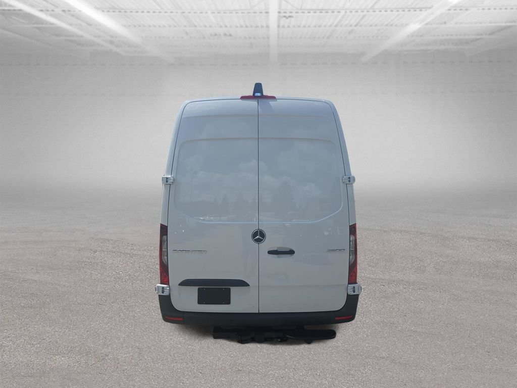 New 2026 Arctic White Mercedes-Benz Cargo 170 WB image 4