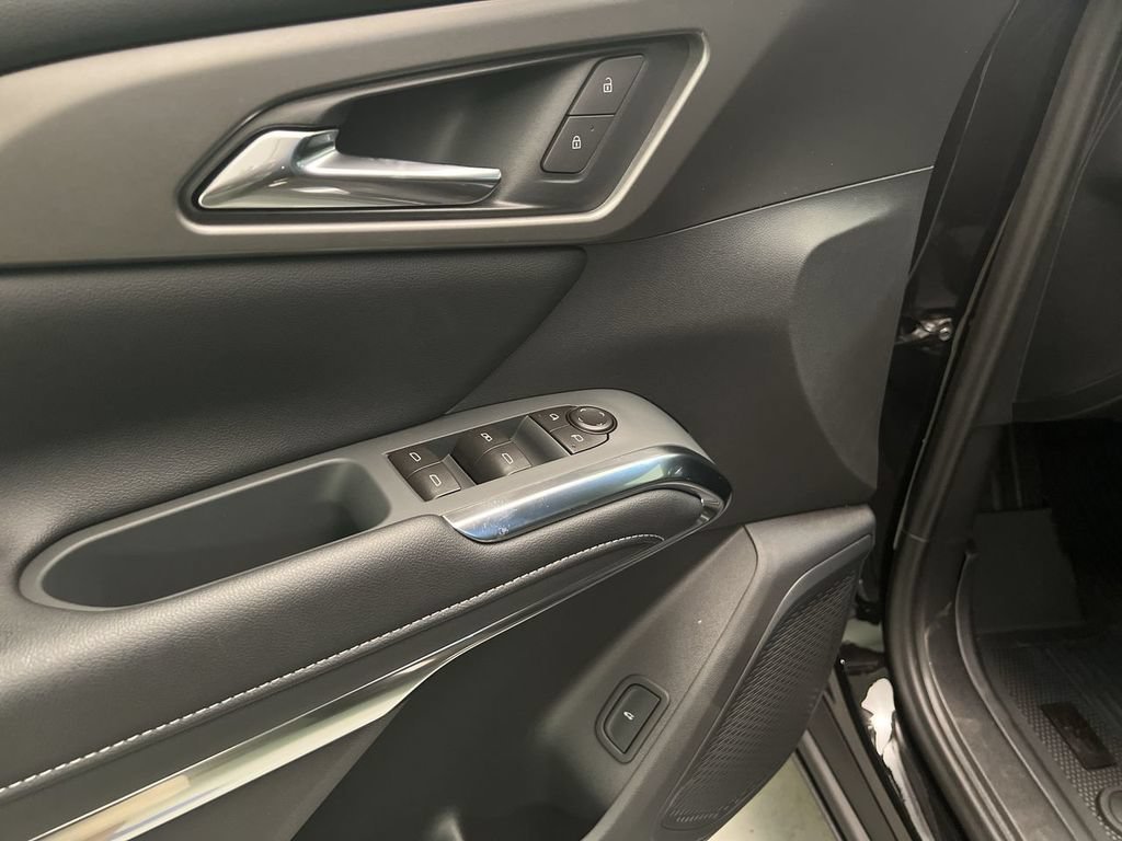 2027 Chevrolet Traverse LT - Photo 13