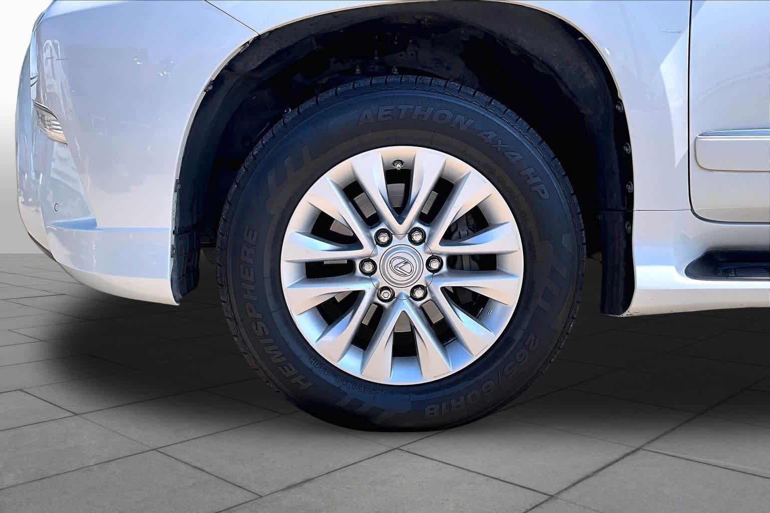 Used 2019 Starfire Pearl Lexus Premium image 11