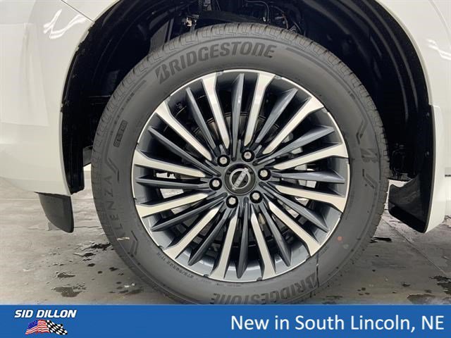 New 2026 Everest White Pearl Tricoat/Super Black Nissan Platinum Reserve image 5