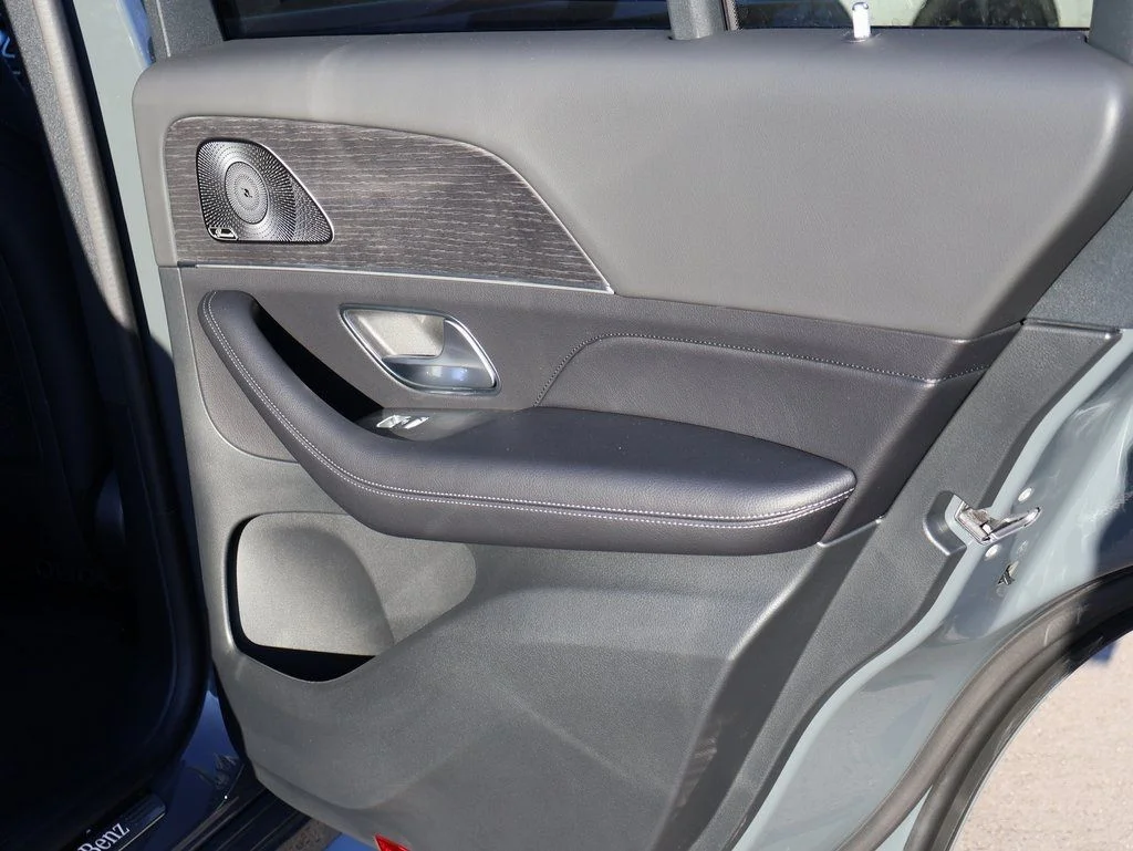 New 2026 MANUFAKTUR Silicon Grey Mercedes-Benz GLE 450 image 16
