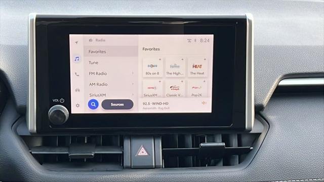 2025 Toyota RAV4 XLE - Photo 14