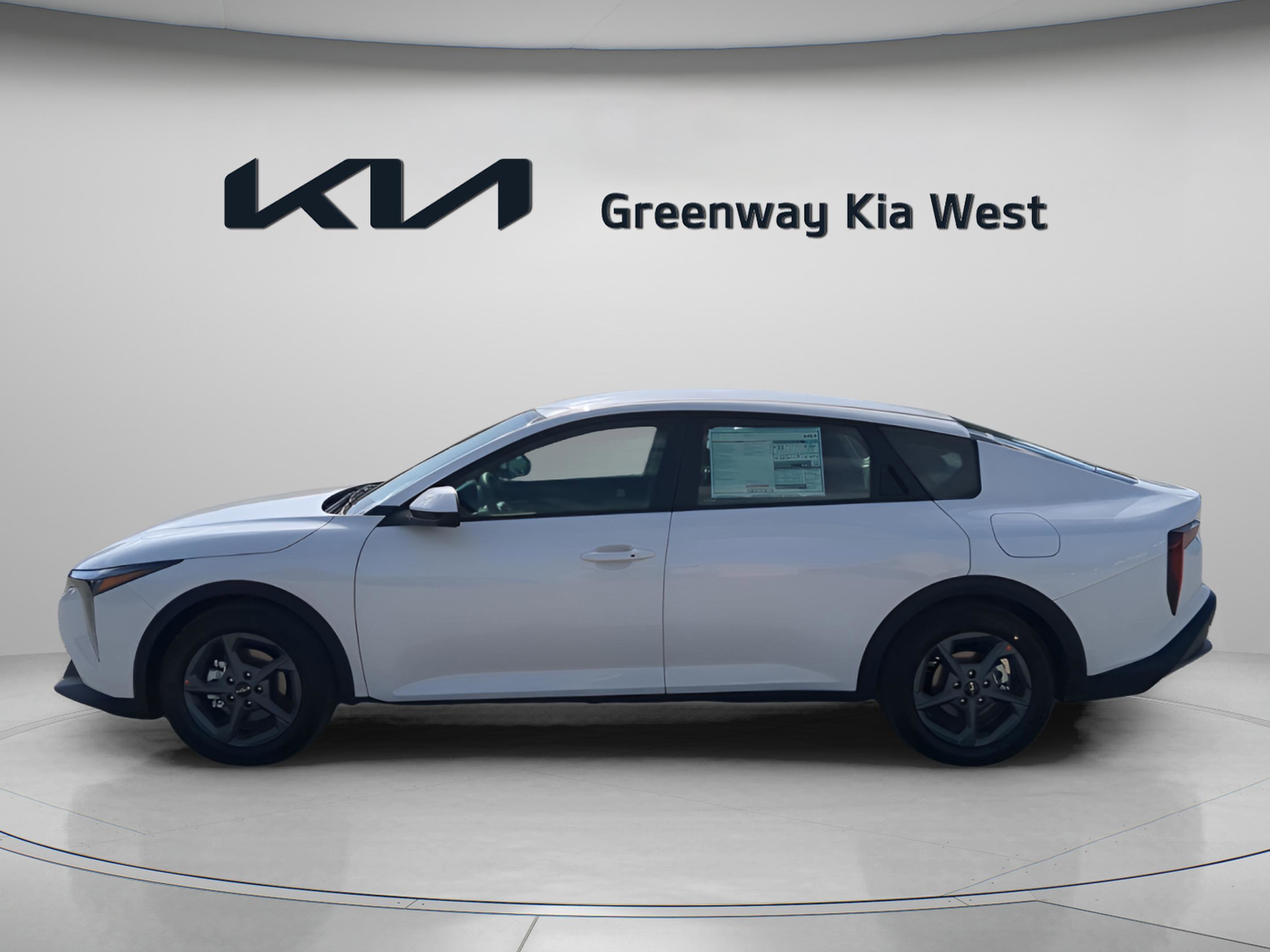 New 2026 Snow White Pearl Kia LXS image 5
