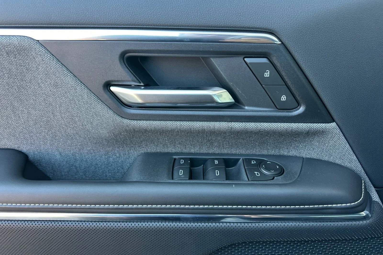 2026 GMC Sierra EV Elevation - Photo 9