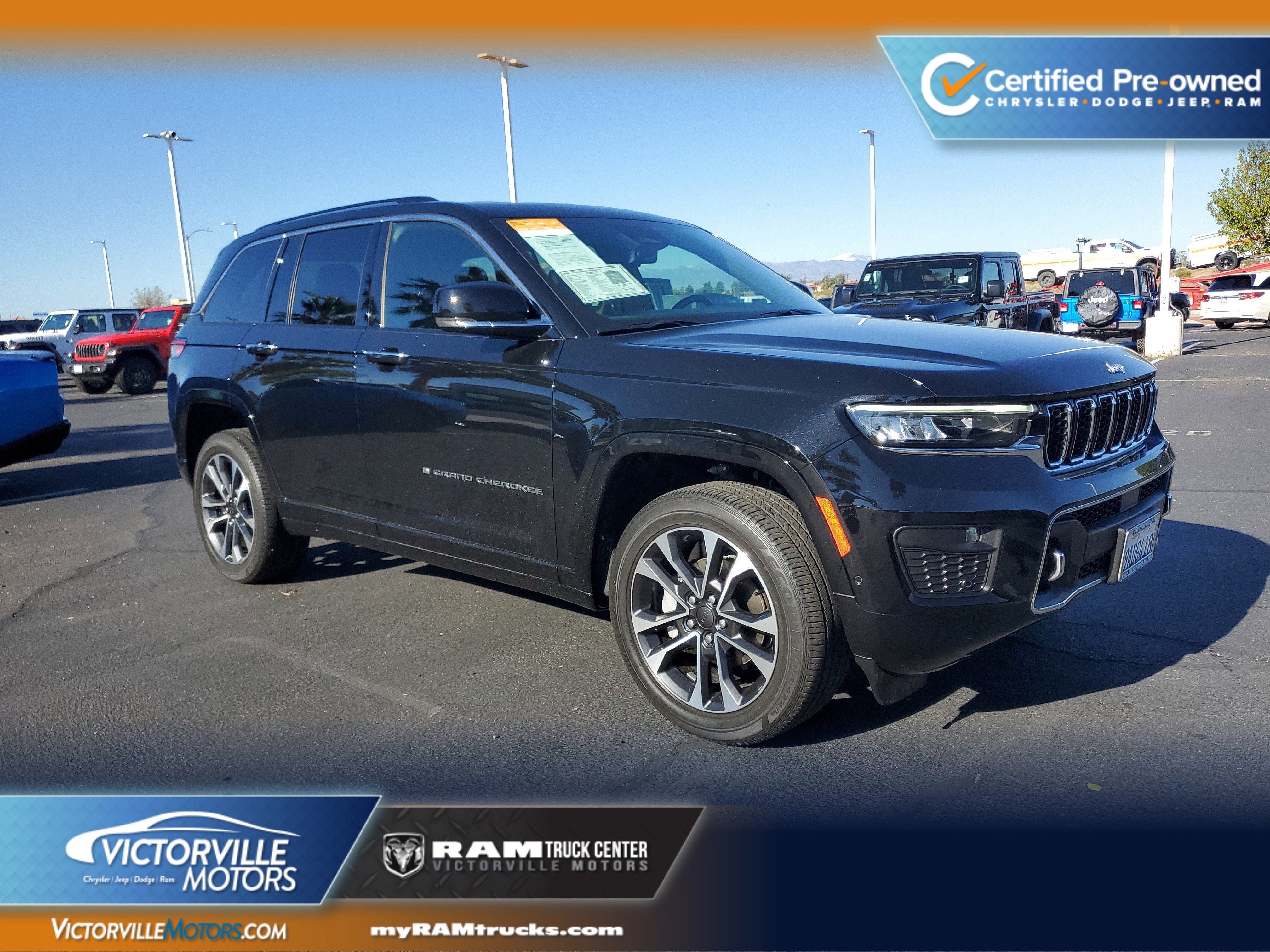 Black 2022 Jeep Grand Cherokee Overland RWD SUV / Crossover 4X2 8-Speed Automatic