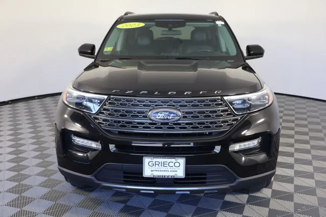 Used 2023 Black Ford XLT image 3