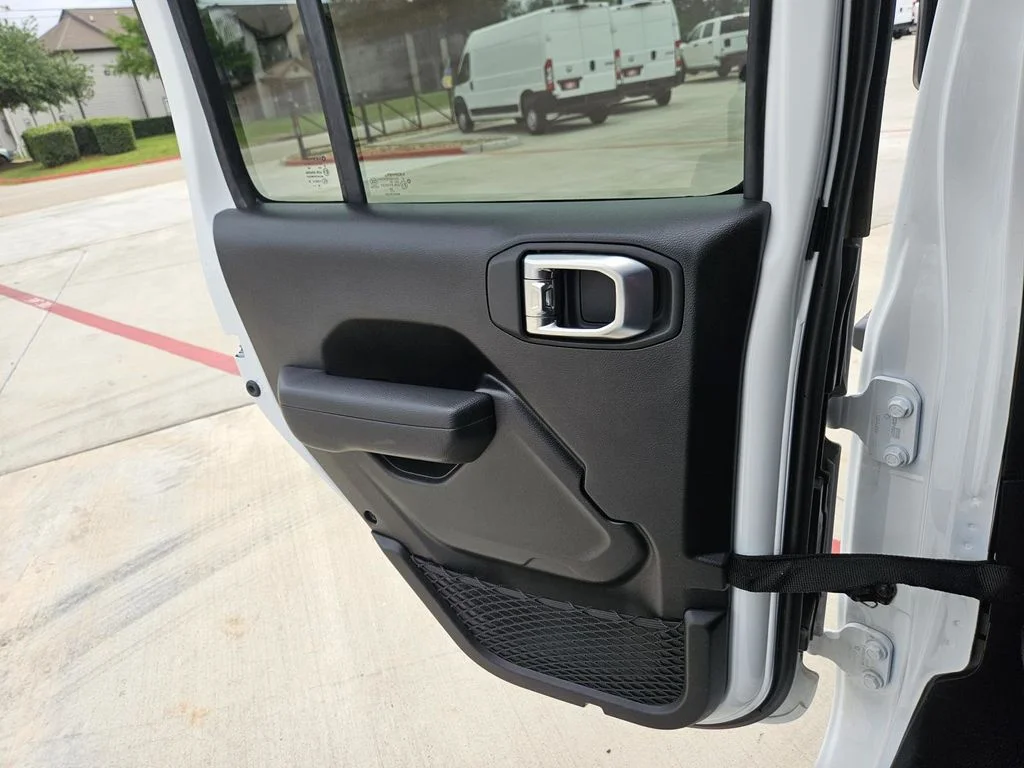 Used 2026 White Jeep Rubicon image 31