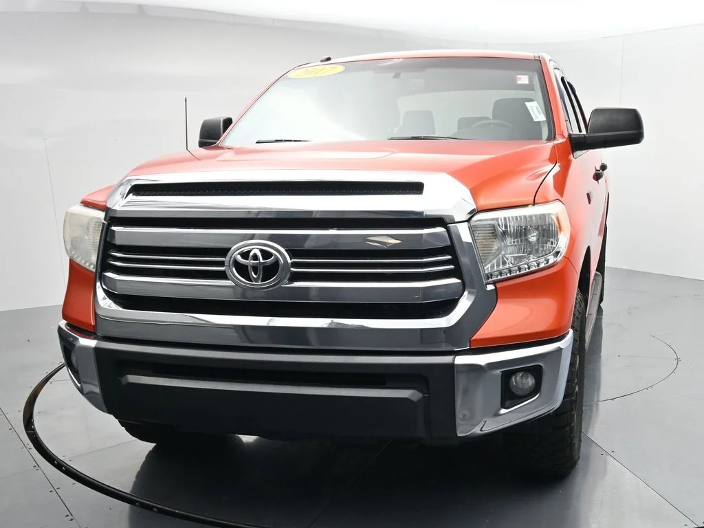 Used 2017 Red Toyota SR5 image 3