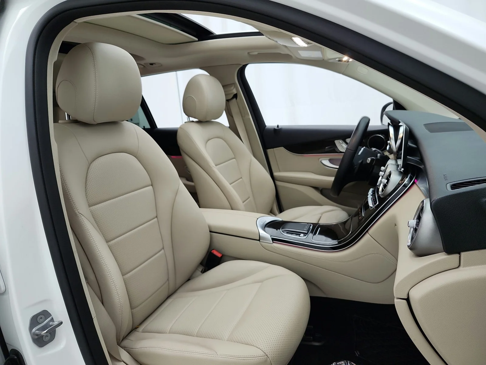 Used 2020 Polar White Mercedes-Benz GLC 300 image 20