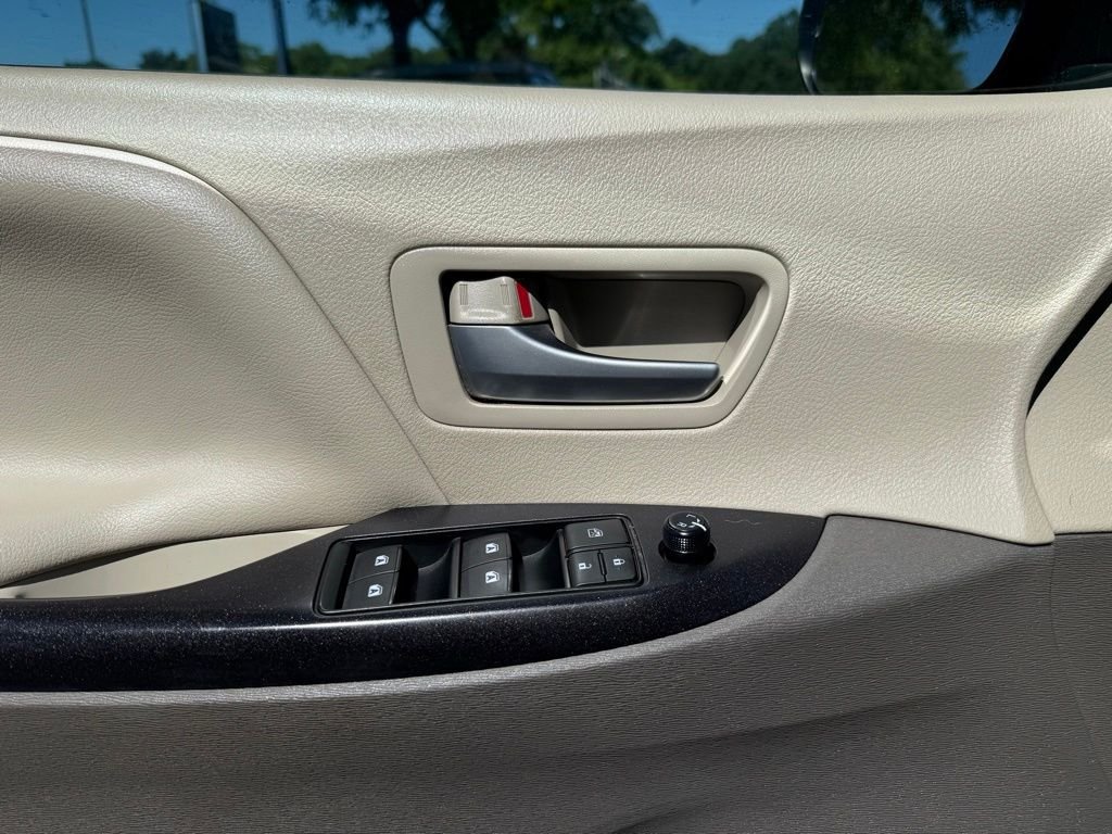 Used 2017 Gray Toyota LE image 17