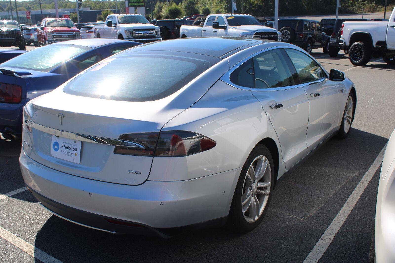 Used 2015 Midnight Silver Metallic Tesla 70D image 4