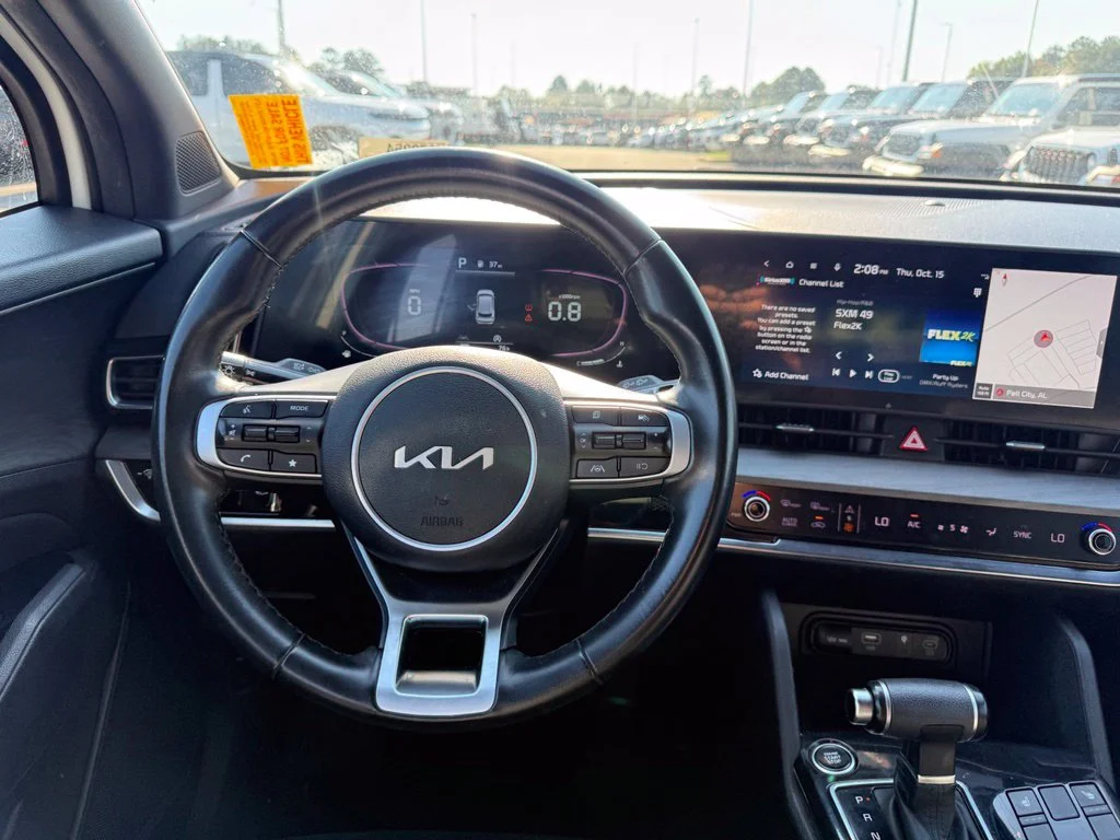 Used 2023 White Kia X-Line image 11