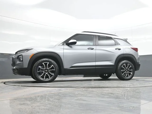 Used 2023 Gray Chevrolet ACTIV image 21