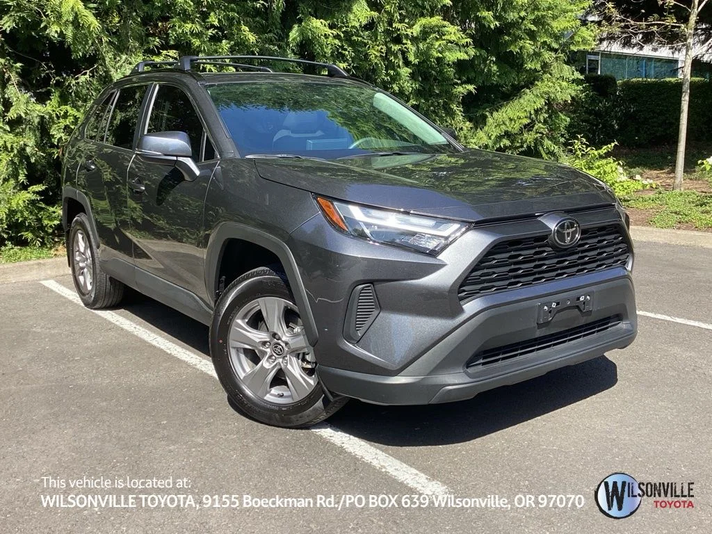 2025 Toyota RAV4 XLE AWD's photo