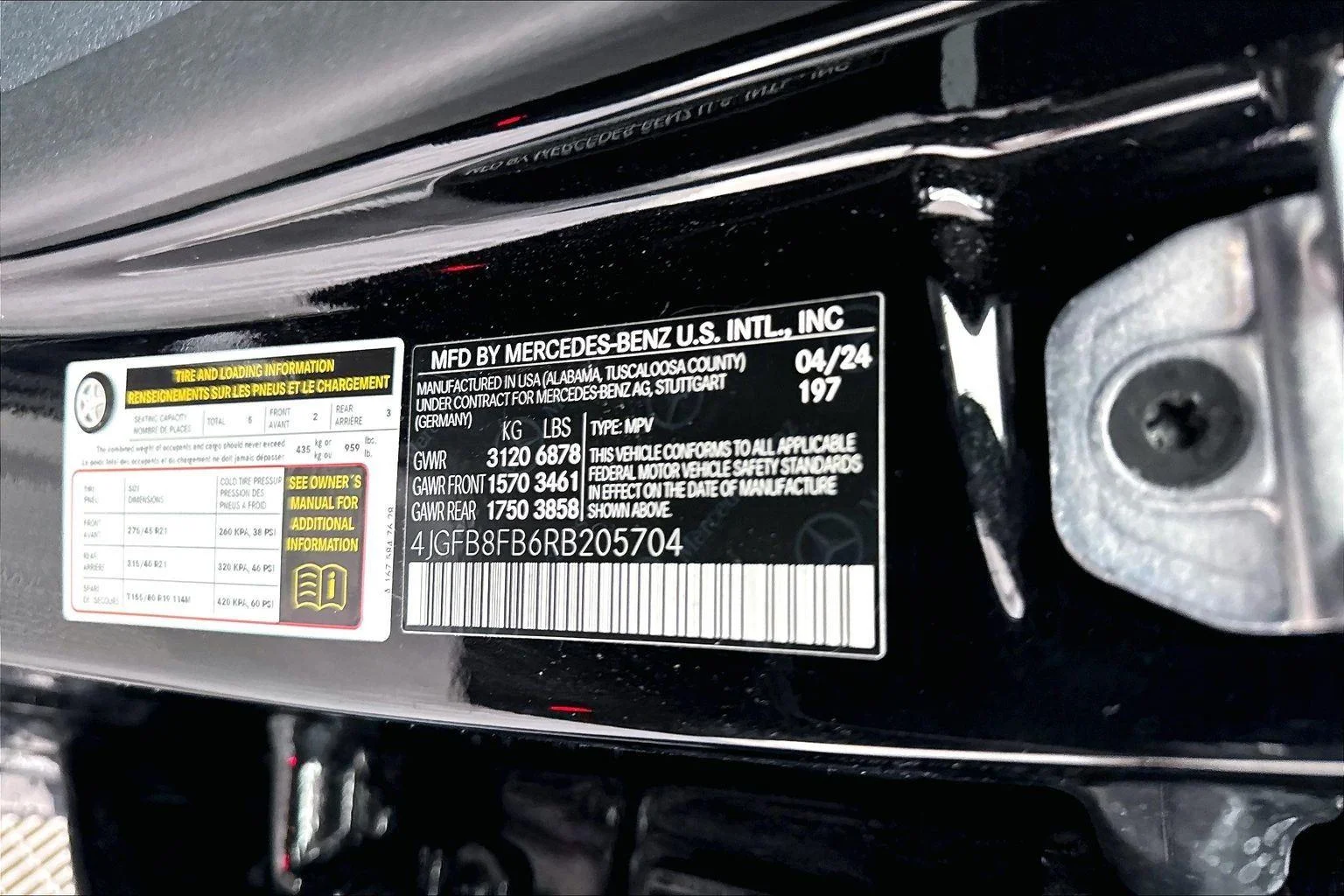 Used 2024 Obsidian Black Metallic Mercedes-Benz GLE 580 image 18